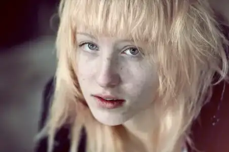 $strawberry-blone-hair.webp