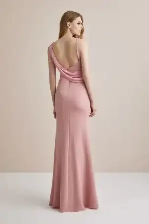 toz-pembe-askili-krep-uzun-abiye-elbise-9553-46-B.webp