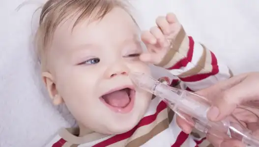 bebeklerde_bogaz_agrisi_balgamli_oksuruk_tedavisi.webp