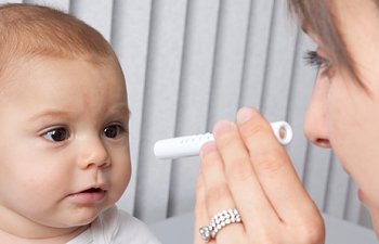 Bebeklerde Astigmat Belirtileri Nelerdir? Nasıl Anlaşılır?