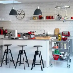 $1-white-kitchens-ideas-Retro-kitchen-300x300.webp