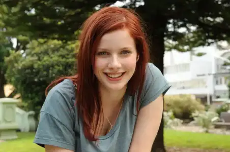 $2009-09-21-rachel-hurd-wood.webp