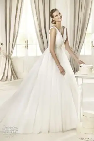 $pronovias-2013-collection-dafnis-wedding-dresess.webp