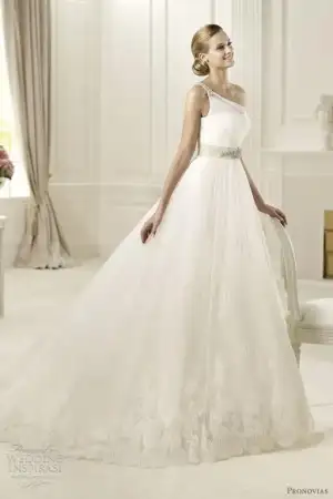 $pronovias-wedding-dresses-2013-collection.webp