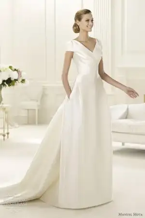 $manuel-mota-for-pronovias-wedding-dresses-2013-gabina.webp