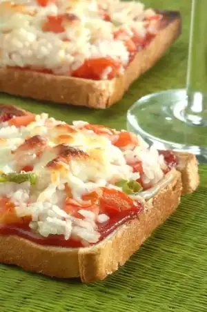 $Pirin&#231;li Kolay Pizza.webp