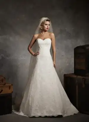 $justin-alexander-2013-bridal-collection-8627.webp