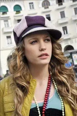 $Serenay Sarikaya.webp