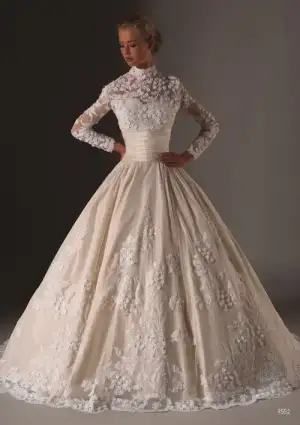 $most-expensive-wedding-dress-grace-kellys-wedding-dress.webp