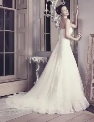 $intuzuri-2012-bridal-collection-aida.webp