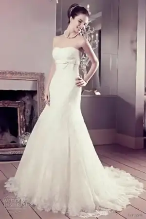 $intuzuri-wedding-gowns-2012-aphrodite.webp