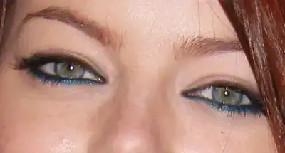 $0914-emma-stone-eye-makeup_bd.webp