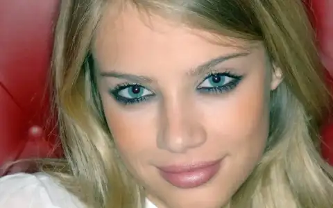 $Xenia-Tchoumitcheva-xenia-tchoumitcheva-15699970-1920-1200.webp
