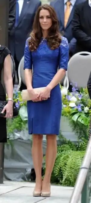 $kate-middleton-in-blue-dress_529x1180.webp
