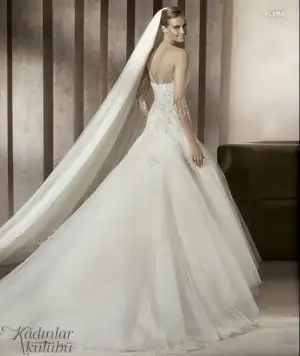 $pronovias-2012-Gelinlik-Modelleri-1.webp