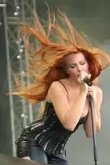 $Epica_simone_simons.webp