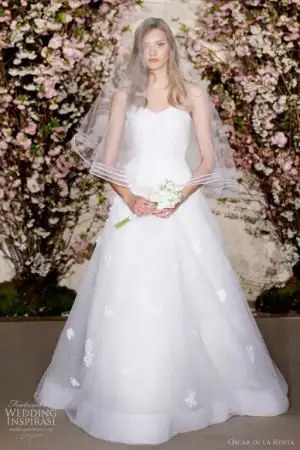 $oscar-de-la-renta-bridal-collection-2012.webp
