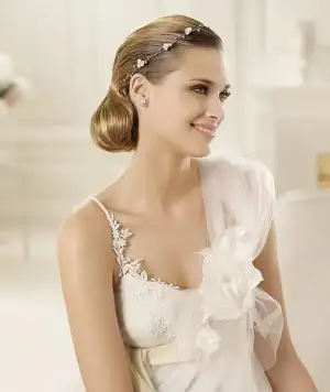 $Pronovias-2013-yaz-gelinnlik-modelleri-guadix_b1-550x652.webp