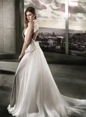 $Alessandro-Angelozzi-gelinlik-modelleri-10-550x748.webp