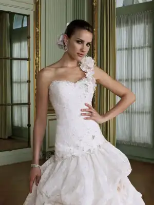 $David-Tutera-gelinlik-modelleri-07.webp
