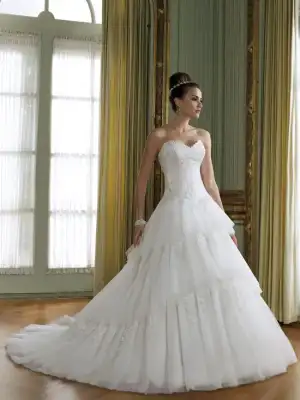 $David-Tutera-gelinlik-modelleri-16.webp