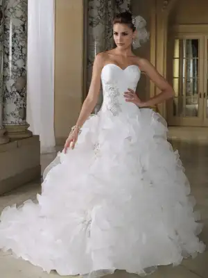 $David-Tutera-gelinlik-modelleri-17.webp