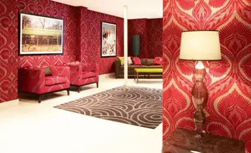 $kirmizi-desenli-duvar-kagidi-modeli-7.webp