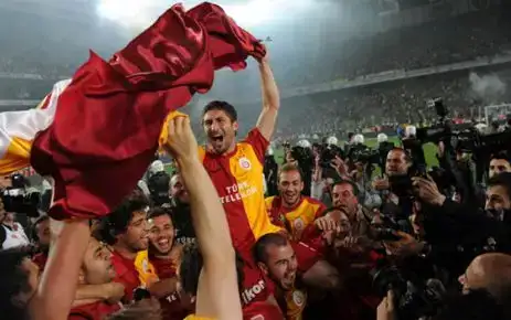 $super_ligin_sampiyonu_galatasaray_h23833.webp