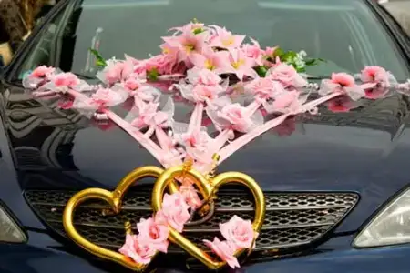 $wedding-car-decoration-idea.webp