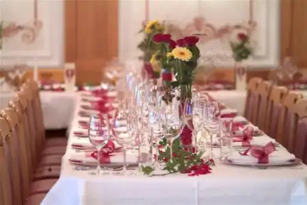 $Wedding-Table-Decorations-Ideas-51.webp