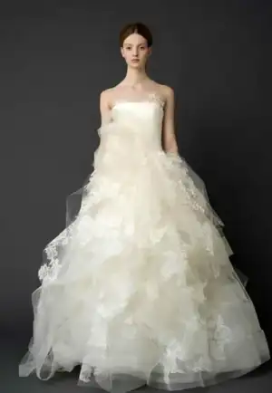 $Vera-Wang-2012-gelinlik-modelleri.webp