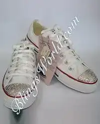$swarovski_tasli_converse.webp