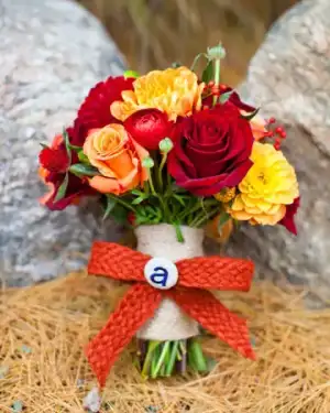 $rw_0111_amy_kevin_bouquet_xl.webp