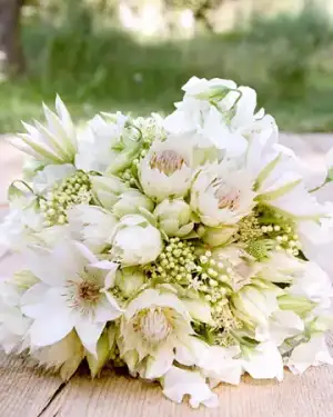 $rw_0610_kristina_jesse_bouquet1_xl.webp $rw_0610_kristina_jesse_bouquet1_xl.webp