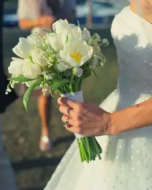 $rw_0810_candice_scott_bouquet_xl.webp $rw_0810_candice_scott_bouquet_xl.webp