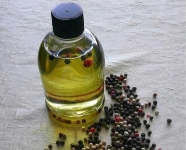 Black Pepper Oil for Hair Loss, Prevent Dandruff and Hair Growth