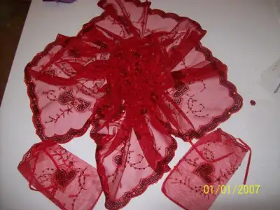 $Kirmizi &#214;rt&#252; Eldivensiz.webp