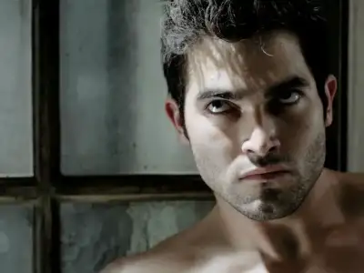 $Hoechlin-tyler-hoechlin-25094051-1024-768.webp