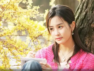 $Lee_Da_Hae_050017.webp