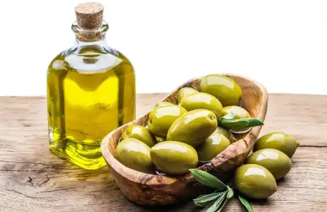 saglikli_yaslanmak_icin_gidalar_zeytin_yagi.jpg saglikli_yaslanmak_icin_gidalar_zeytin_yagi.jpg