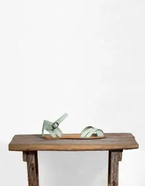 $pull-and-bear-sandalet-1.webp
