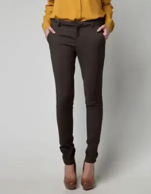 $bershka-pantolon-2012 (1).webp