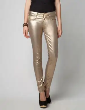 $bershka-pantolon-2012 (16).webp