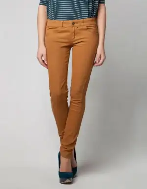 $bershka-pantolon-2012 (18).webp