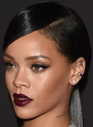 rihanna_Sac_modelleri_2022.webp