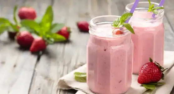 hamilelikte_cilek_tarifleri_balli_vanilyali_shake.webp hamilelikte_cilek_tarifleri_balli_vanilyali_shake.webp