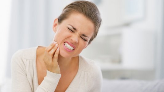 Alveolit Nedir? Diş Çekimi Sonrası Alveolit Belirtileri ve Tedavisi