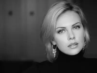 $Charlize-Theron-14-705084.webp