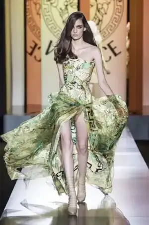 $Versace-2012-Haute-Couture-62.webp