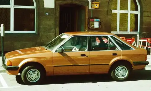 $800px-Ford_Escort_3_with_5_doors.webp